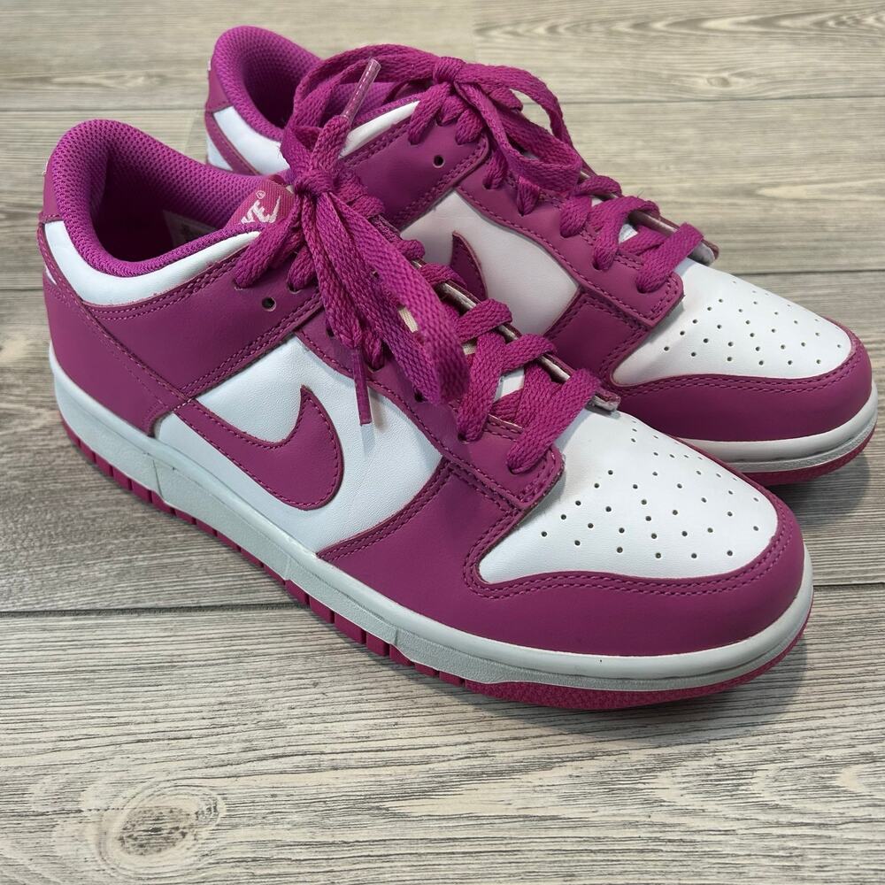 Nike Dunk Low Active Fuchsia FJ0704-100 Size 7Y Women’s 8.5 EUC Pink